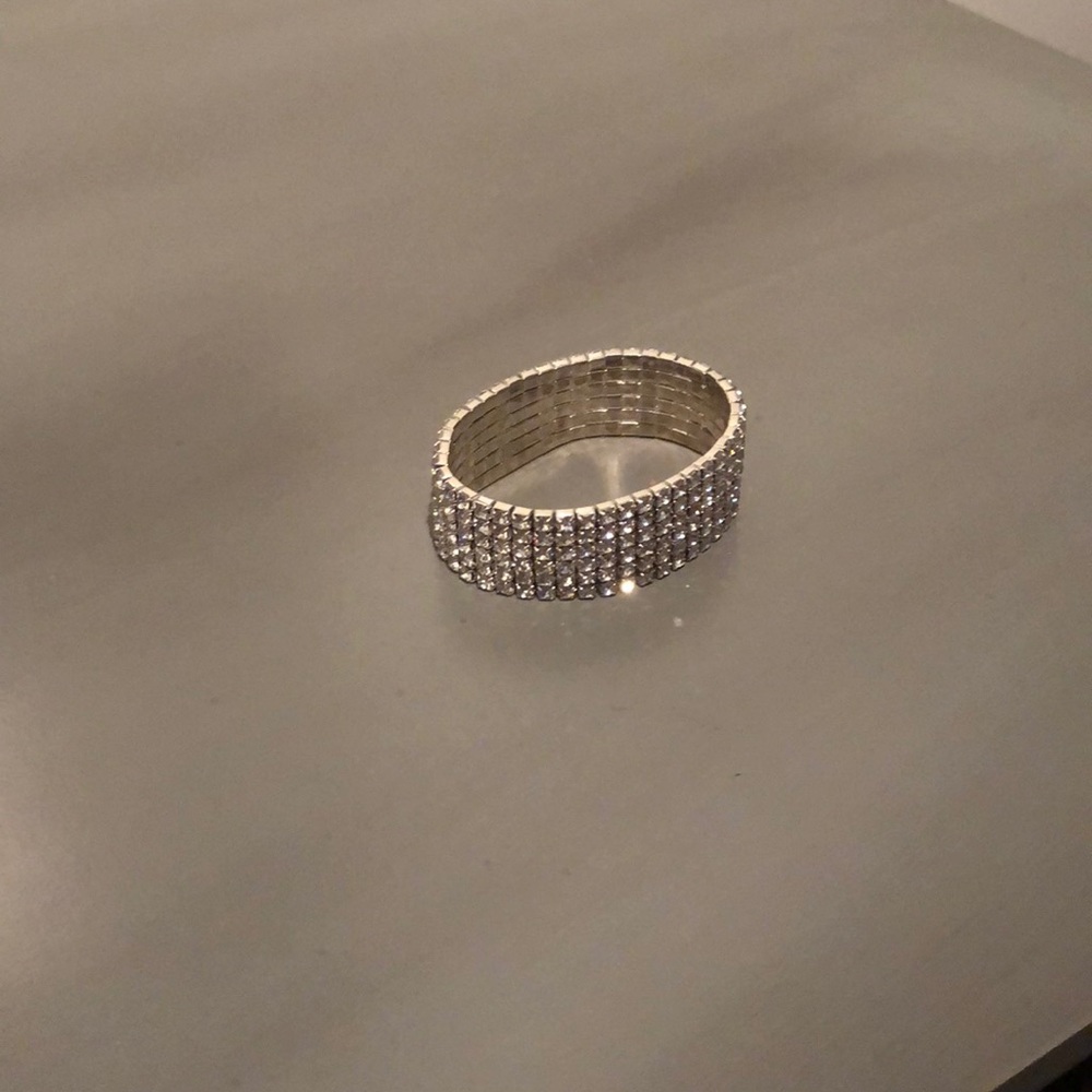 Sparkling costume jewelry bracelet